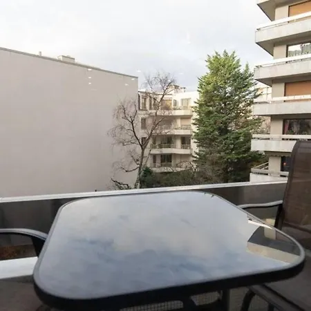 Appartamento Coeur 16eme, Standing Et Calme Parigi